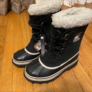 NWT Sorel Caribou Boots - Sz 6.5